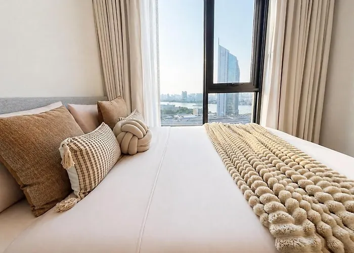 Luxury Riverside With Riverside Pool 방콕