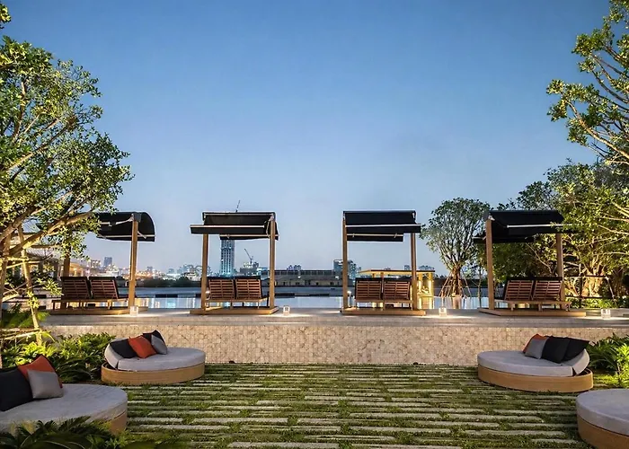 Luxury Riverside With Riverside Pool *