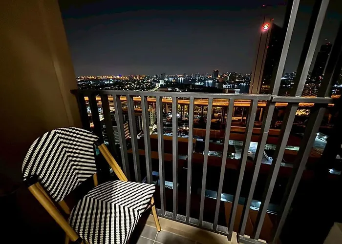 Luxury Riverside With Riverside Pool 방콕