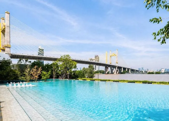 Luxury Riverside With Riverside Pool 방콕